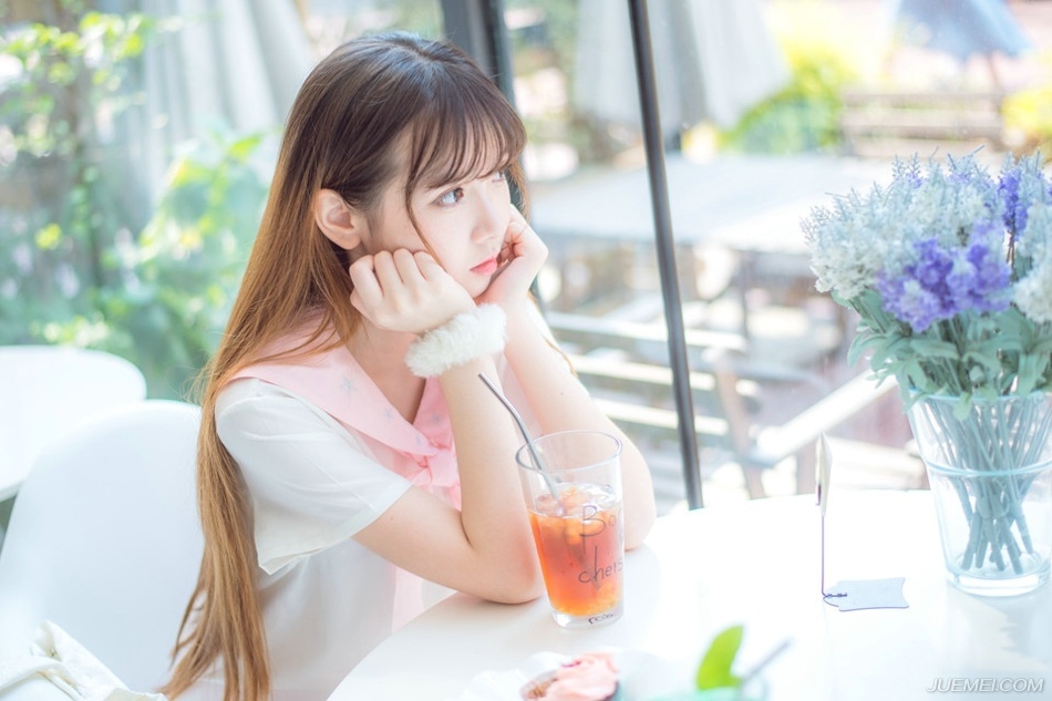 曹操苦笑着点点头，从现场传来的消息，显然不是大规模动兵，而这天底下，有这个能力神不知鬼不觉的靠着小股人马屠杀一百名虎卫外加四百曹刘联军的，恐怕也只有吕布手下，才能出现这样的精锐。